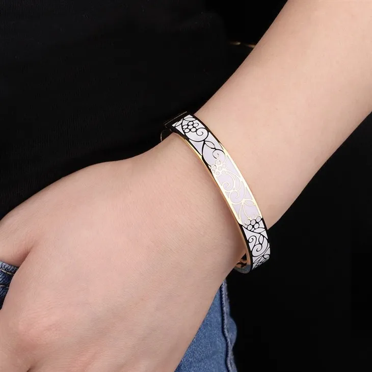 Floral Enamel Pattern Bangle Bracelet suppliers